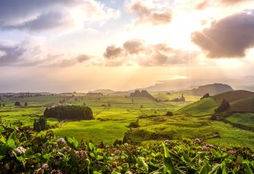 Azoren abseits der Klassiker: Faial, Terceira und Flores mit dem Mietwagen entdecken